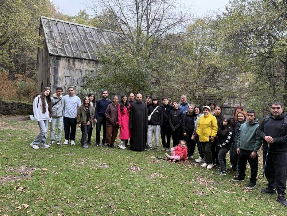 Դավիթաշենի Սրբոց նահատակաց եկեղեցու երիտասարդներն ուխտավորաբար եղան Տավուշի թեմում