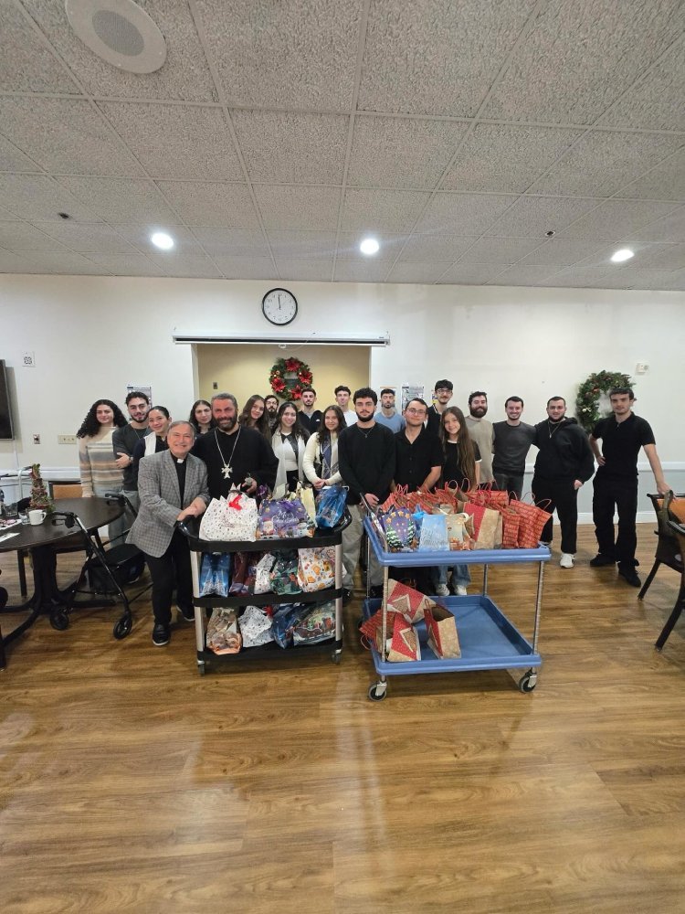 ԱՄՆ Արևմտյան թեմի երիտասարդներն այցելեցին տարեցների խնամքի կենտրոն