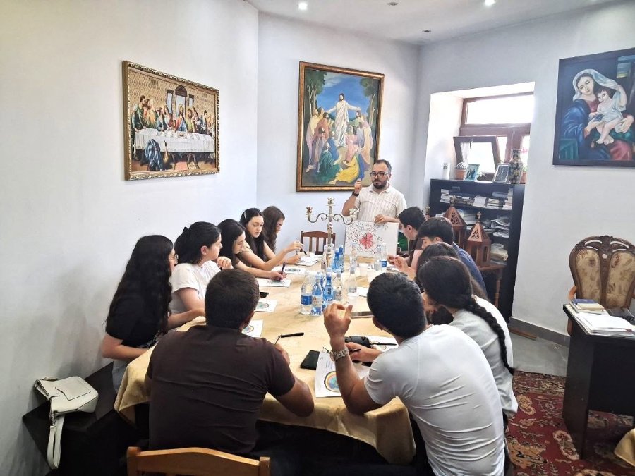 Դասընթաց Արթիկի թեմի երիտասարդների մասնակցությամբ